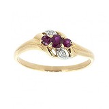 Женское золотое кольцо с рубинами и бриллиантами