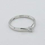 Золотое кольцо с бриллианттом