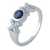 Купить Женское серебряное кольцо с синт. сапфиром и куб. циркониями (2007081) по цене 1346 грн., в интернет-магазине Gold.ua