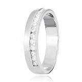 Серебряное обручальное кольцо с куб. циркониями, 572229