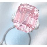 На Sotheby's розовый бриллиант может побить все ценовые рекорды 