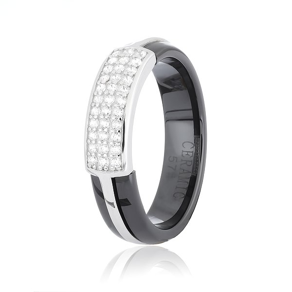 Серебряное обручальное кольцо с куб. циркониями  и керамикой