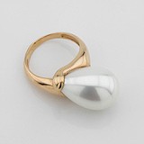 Жіноча золота каблучка з перлами., 1767179