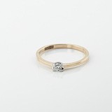 Золота каблучка з діамантом