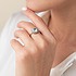 Женское серебряное кольцо с куб. циркониями и топазом - фото 4