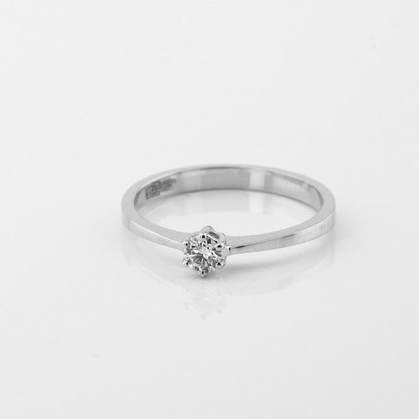 Золота каблучка з діамантом