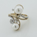 Женское золотое кольцо с бриллиантами и культив. жемчугом, 1796896