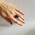 Женское серебряное кольцо с ониксами - фото 2