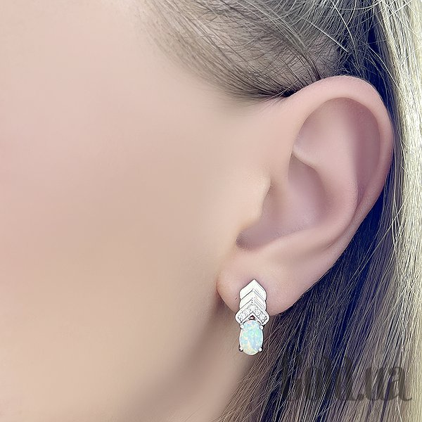 Сережки Fresh Jewelry Срібна каблучка з куб. цирконіями та опалами