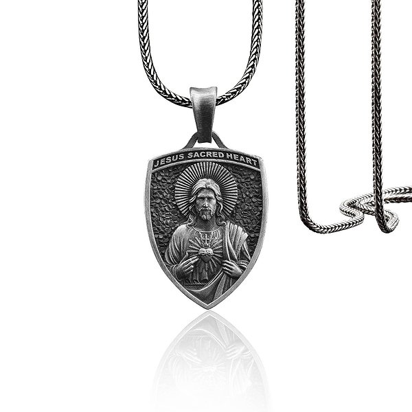 Серебряный кулон с цепочкой