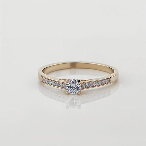 Золота каблучка з діамантами