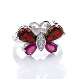 Женское серебряное кольцо с синт. рубинами, синт. опалами и куб. циркониями