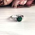 Женское серебряное кольцо с синт. изумрудом и куб. циркониями - фото 3