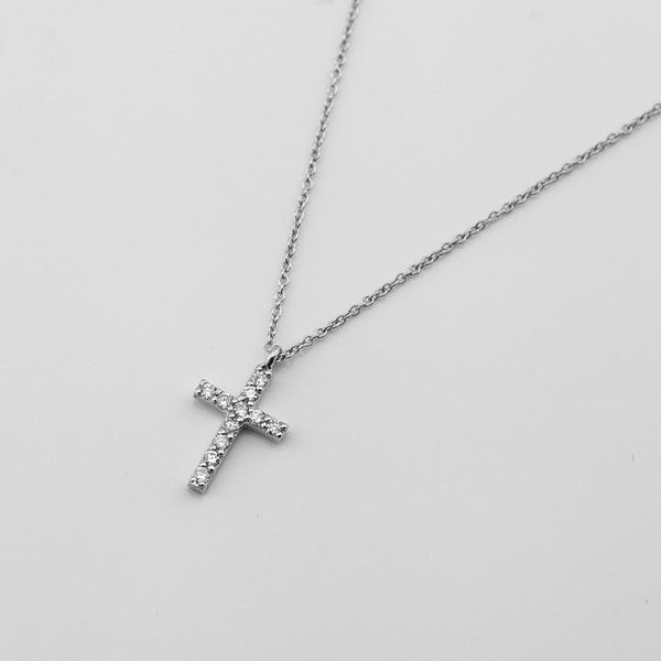 Золотой кулон с цепочкой с бриллиантами