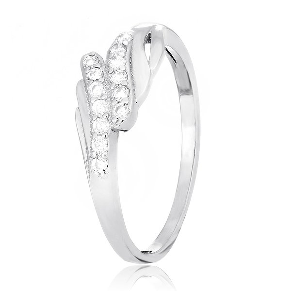 Женское серебряное кольцо с куб. циркониями