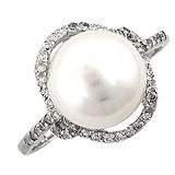 Женское серебряное кольцо с куб. циркониями и культив. жемчугом, 1621105