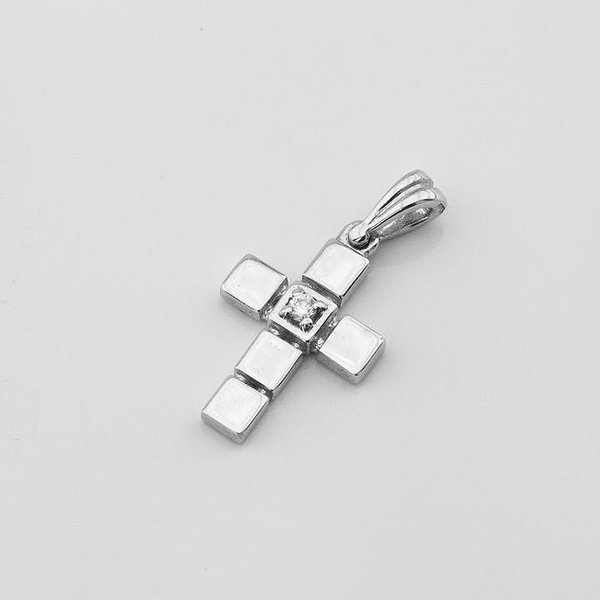 Золотой кулон с бриллиантом