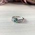Женское серебряное кольцо с изумрудом и куб. циркониями - фото 2