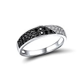 Женское серебряное кольцо с куб.циркониями и шпинелем
