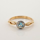 Женское золотое кольцо с синт. топазом  и куб. циркониями, 1767551