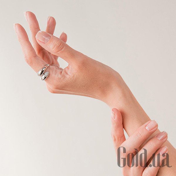 

Кольцо Украина, Женское золотое кольцо с куб. циркониями, 19