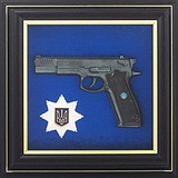 Пистолет Форт и эмблема полиции 0206016081