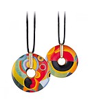 Goebel Кулон на шнурке с кристаллами Swarovski в позолоте