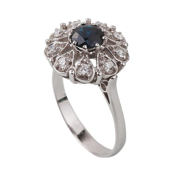 Женское золотое кольцо с бриллиантами и сапфиром