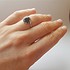 Женское серебряное кольцо с сапфиром и топазами - фото 2