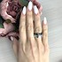 Женское серебряное кольцо с куб. циркониями и керамикой - фото 2