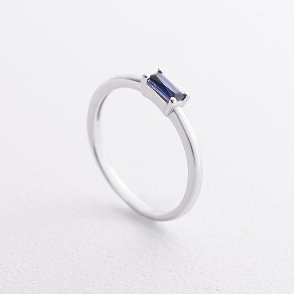 Женское серебряное кольцо с синт. сапфиром