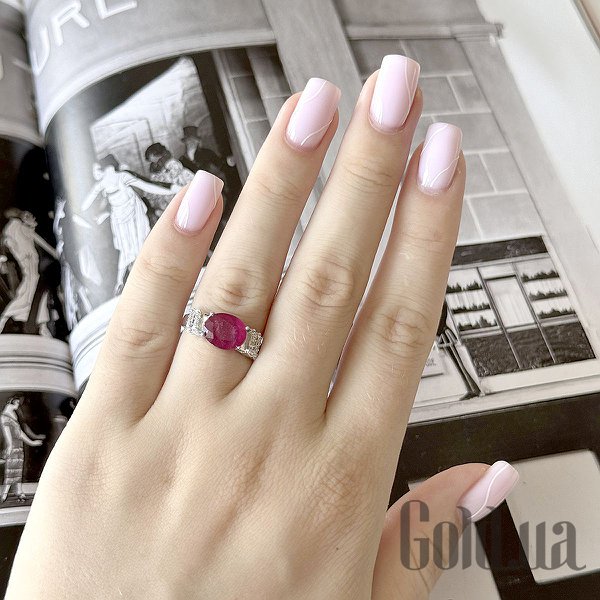Каблучка Fresh Jewelry Жіноча срібна каблучка з куб. цирконіями та рубіном, 18