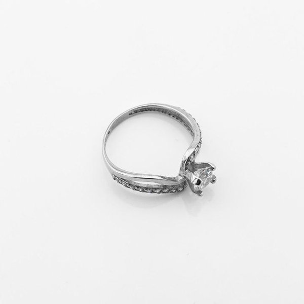 Серебряное кольцо с куб. циркониями DIA320970С – изображение 2