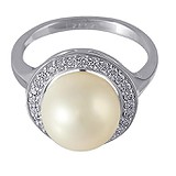 Женское золотое кольцо с бриллиантами и культив. жемчугом, 1547753