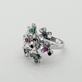 Женское золотое кольцо с бриллиантами, изумрудами, рубинами и сапфирами