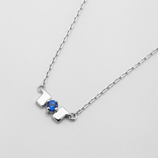 Серебряное колье со шпинелью