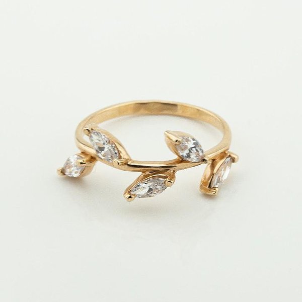 Женское золотое кольцо с куб. циркониями